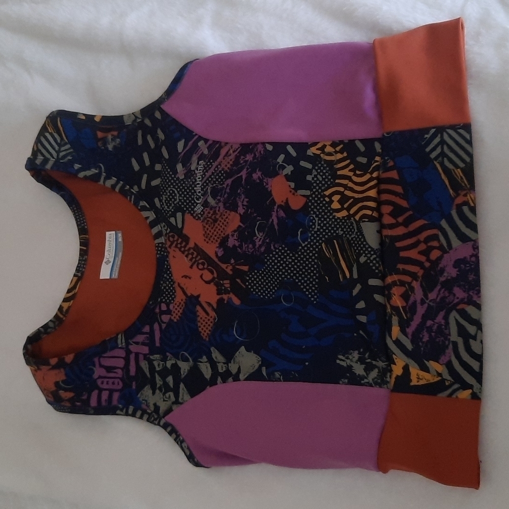 Columbia sportswear top size large